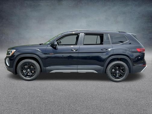 Black Pearl 2026 Volkswagen Atlas 2.0T Peak Edition
