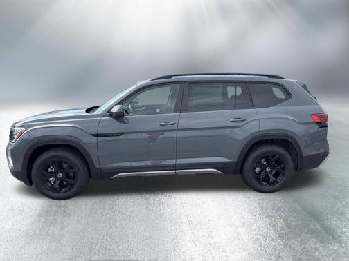 Pure Gray 2026 Volkswagen Atlas 2.0T Peak Edition