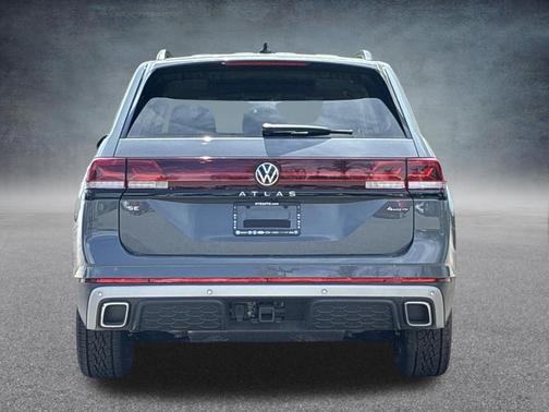 Pure Gray 2026 Volkswagen Atlas 2.0T Peak Edition