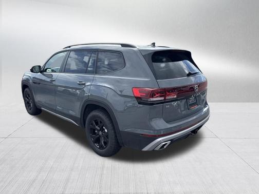 Pure Gray 2026 Volkswagen Atlas 2.0T Peak Edition
