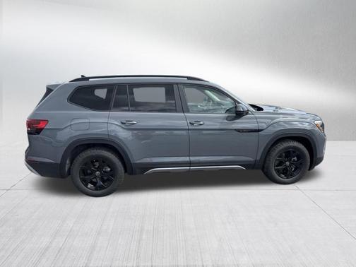 Pure Gray 2026 Volkswagen Atlas 2.0T Peak Edition