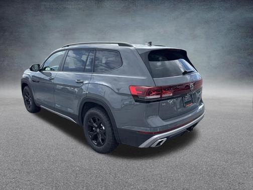 Pure Gray 2026 Volkswagen Atlas 2.0T Peak Edition