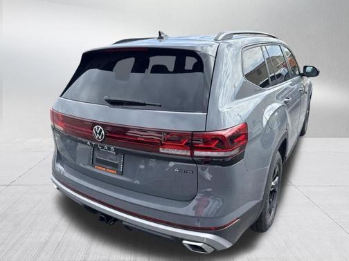 Pure Gray 2026 Volkswagen Atlas 2.0T Peak Edition