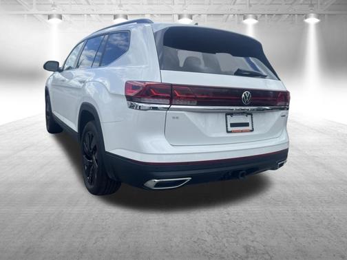 Opal White Pearl 2026 Volkswagen Atlas 2.0T SE w/Technology