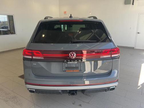 2025 Volkswagen Atlas 2.0T Peak Edition
