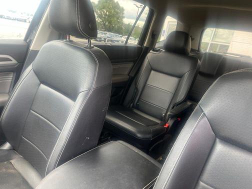Deep Black Pearl Effect 2021 Volkswagen Atlas 3.6 V6 SE w/ Technology
