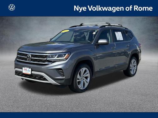 Platinum Gray Metallic 2022 Volkswagen Atlas 2.0T SE