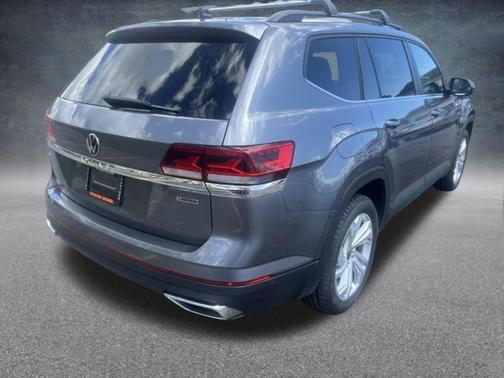 Platinum Gray Metallic 2022 Volkswagen Atlas 2.0T SE