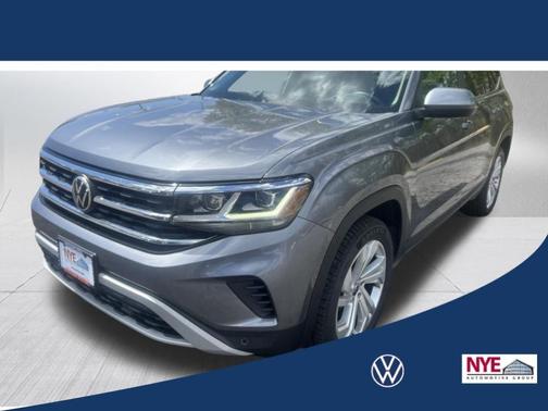 Platinum Gray Metallic 2022 Volkswagen Atlas 2.0T SE