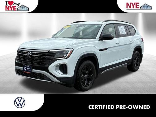Pure White 2024 Volkswagen Atlas 2.0T Peak Edition SE w/Technology