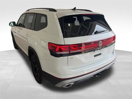 2024 Volkswagen Atlas 2.0T Peak Edition SE w/Technology