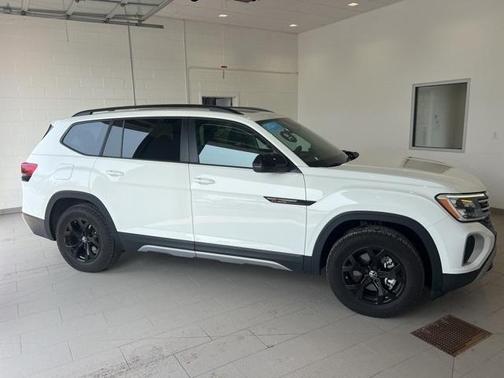 2024 Volkswagen Atlas 2.0T Peak Edition SE w/Technology