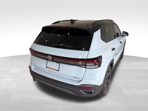 2025 Volkswagen Taos 1.5T SE Black