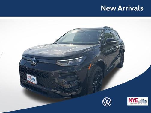 Deep Black Pearl Effect 2026 Volkswagen Tiguan 2.0T SE R-Line Black