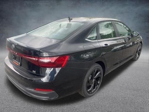 Deep Black Pearl Effect 2026 Volkswagen Jetta 1.5T SE