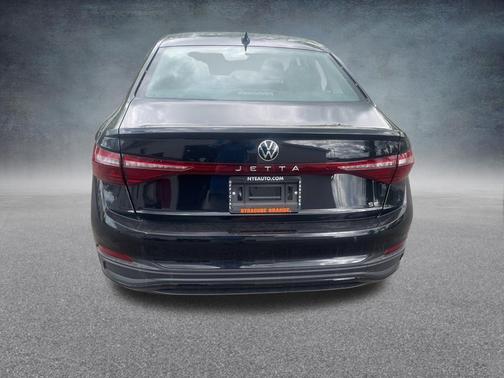 Deep Black Pearl Effect 2026 Volkswagen Jetta 1.5T SE