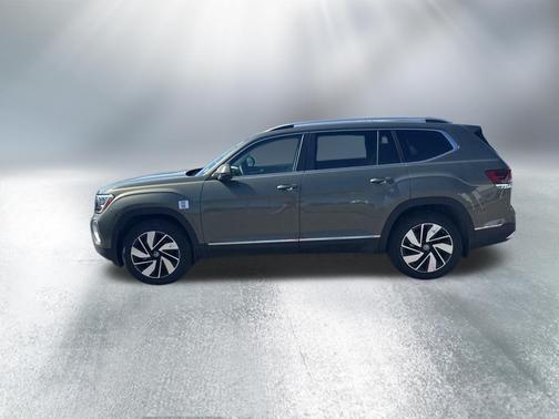 Avocado Green Pearl 2026 Volkswagen Atlas 2.0T SEL