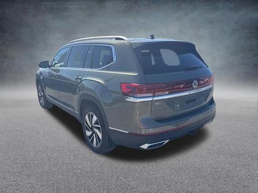 Avocado Green Pearl 2026 Volkswagen Atlas 2.0T SEL