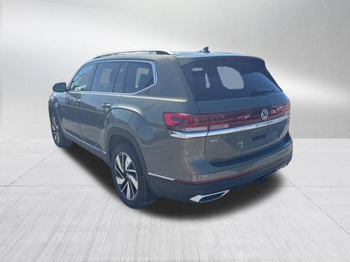Avocado Green Pearl 2026 Volkswagen Atlas 2.0T SEL