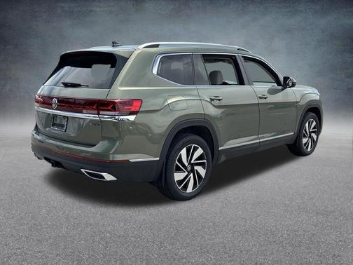 Avocado Green Pearl 2026 Volkswagen Atlas 2.0T SEL