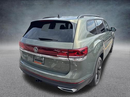 Green Pearl 2026 Volkswagen Atlas 2.0T SE W/TECHNOLOGY