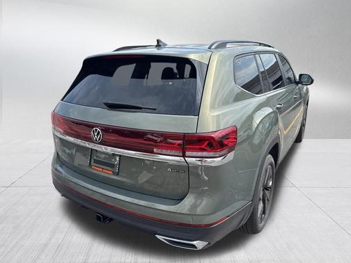 Green Pearl 2026 Volkswagen Atlas 2.0T SE W/TECHNOLOGY