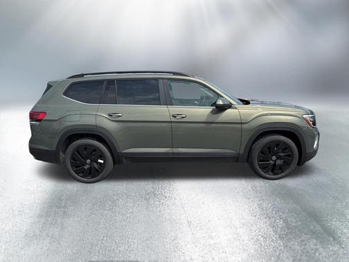 Green Pearl 2026 Volkswagen Atlas 2.0T SE W/TECHNOLOGY