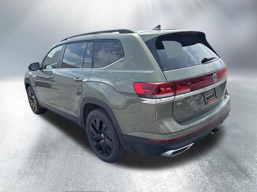 Green Pearl 2026 Volkswagen Atlas 2.0T SE W/TECHNOLOGY