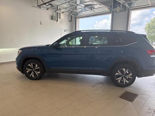 2025 Volkswagen Atlas 2.0T SE