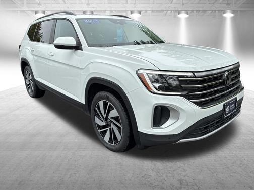Pure White 2024 Volkswagen Atlas 2.0T SE