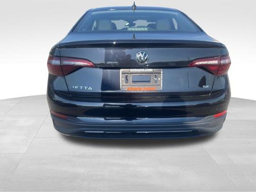 Deep Black Pearl Effect 2023 Volkswagen Jetta 1.5T SE