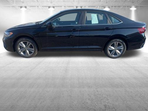 Deep Black Pearl Effect 2023 Volkswagen Jetta 1.5T SE