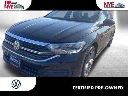 Deep Black Pearl Effect 2023 Volkswagen Jetta 1.5T SE