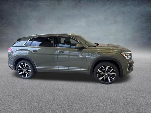 Avocado Green Pearl 2026 Volkswagen Atlas Cross Sport 2.0T SEL Premium R-Line