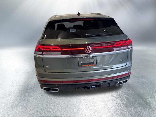Avocado Green Pearl 2026 Volkswagen Atlas Cross Sport 2.0T SEL Premium R-Line