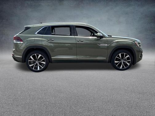 Avocado Green Pearl 2026 Volkswagen Atlas Cross Sport 2.0T SEL Premium R-Line