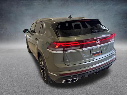 Avocado Green Pearl 2026 Volkswagen Atlas Cross Sport 2.0T SEL Premium R-Line