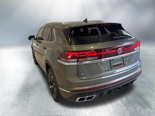 Avocado Green Pearl 2026 Volkswagen Atlas Cross Sport 2.0T SEL Premium R-Line