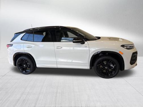 2026 Volkswagen Tiguan 2.0T SEL R-Line