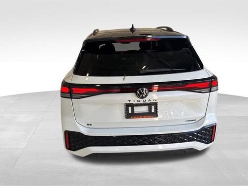 2026 Volkswagen Tiguan 2.0T SEL R-Line