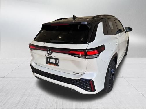 2026 Volkswagen Tiguan 2.0T SEL R-Line