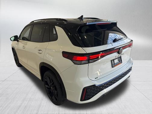 2026 Volkswagen Tiguan 2.0T SEL R-Line