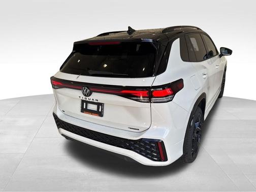 2026 Volkswagen Tiguan 2.0T SEL R-Line