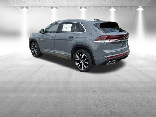 Pure Gray 2026 Volkswagen Atlas Cross Sport 2.0T SEL Premium R-Line