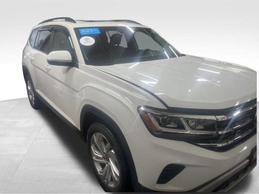 Pure White 2023 Volkswagen Atlas 3.6L SE w/Technology