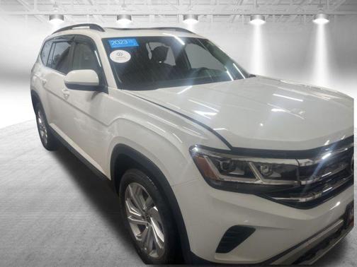 Pure White 2023 Volkswagen Atlas 3.6L SE w/Technology