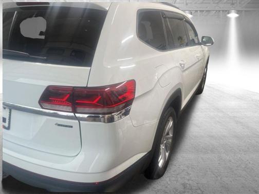 Pure White 2023 Volkswagen Atlas 3.6L SE w/Technology