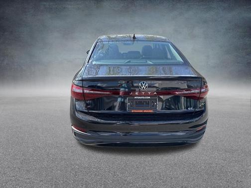 Deep Black Pearl Effect 2026 Volkswagen Jetta 1.5T SE