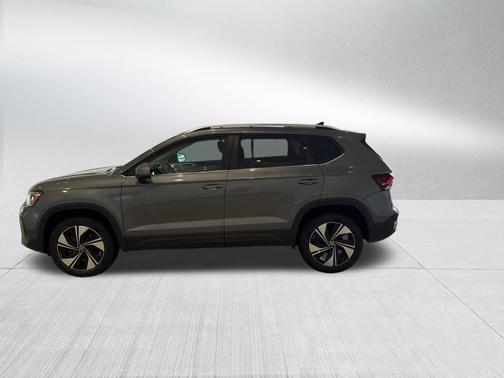 Platinum Gray Metallic 2026 Volkswagen Taos 1.5T SE