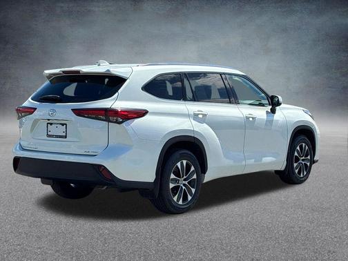 Blizzard Pearl 2020 Toyota Highlander XLE
